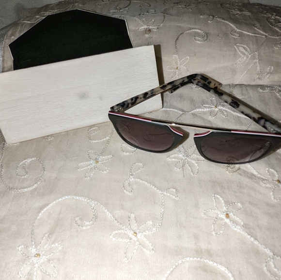 Ellison The Carta sunglasses made in Greece. - Picture 8 of 10